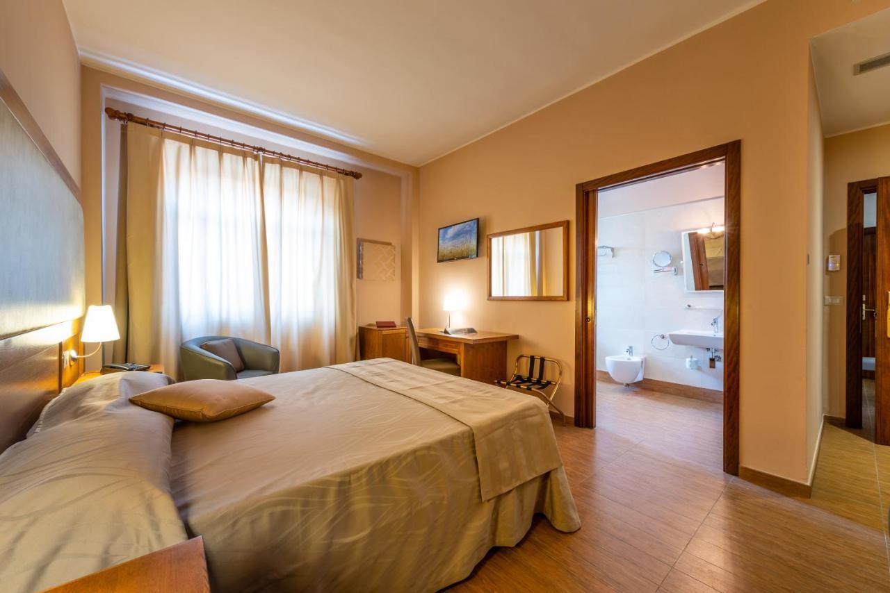 Leone De Castris Wine Hotel Salice Salentino Esterno foto