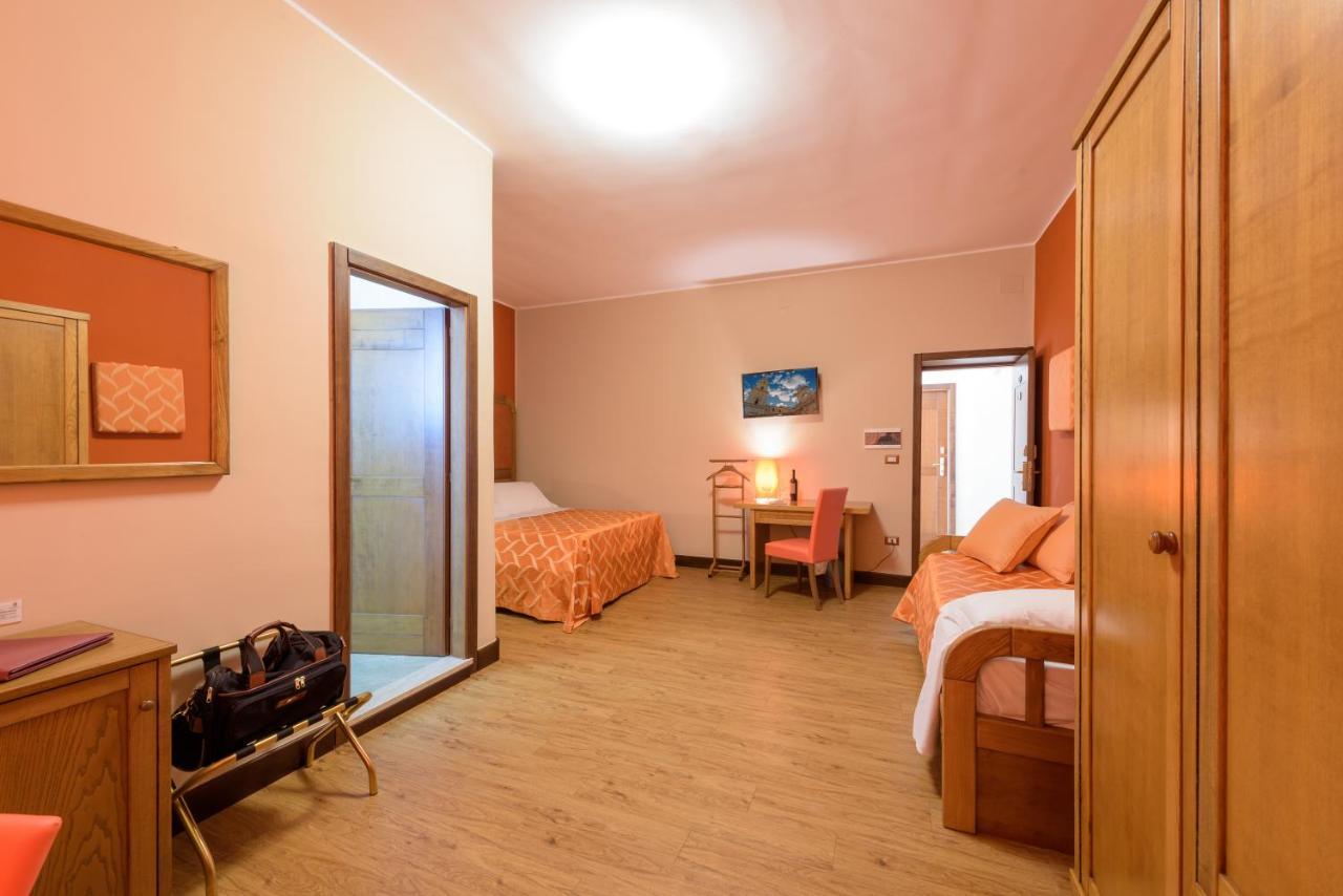 Leone De Castris Wine Hotel Salice Salentino Esterno foto