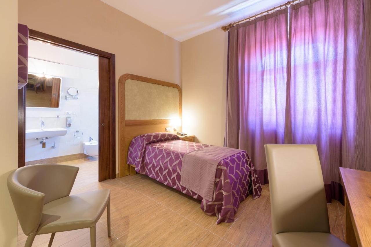 Leone De Castris Wine Hotel Salice Salentino Esterno foto