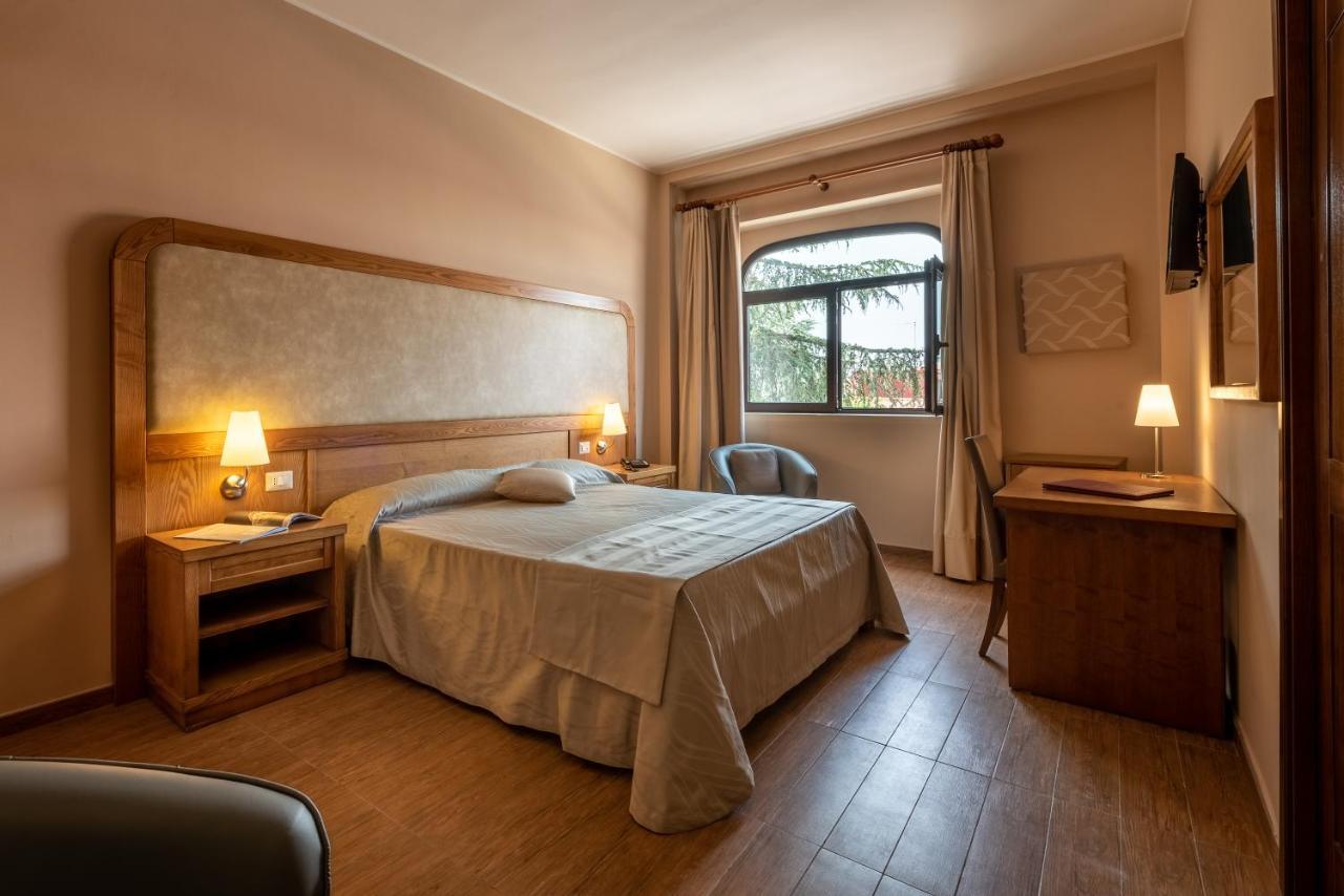Leone De Castris Wine Hotel Salice Salentino Esterno foto
