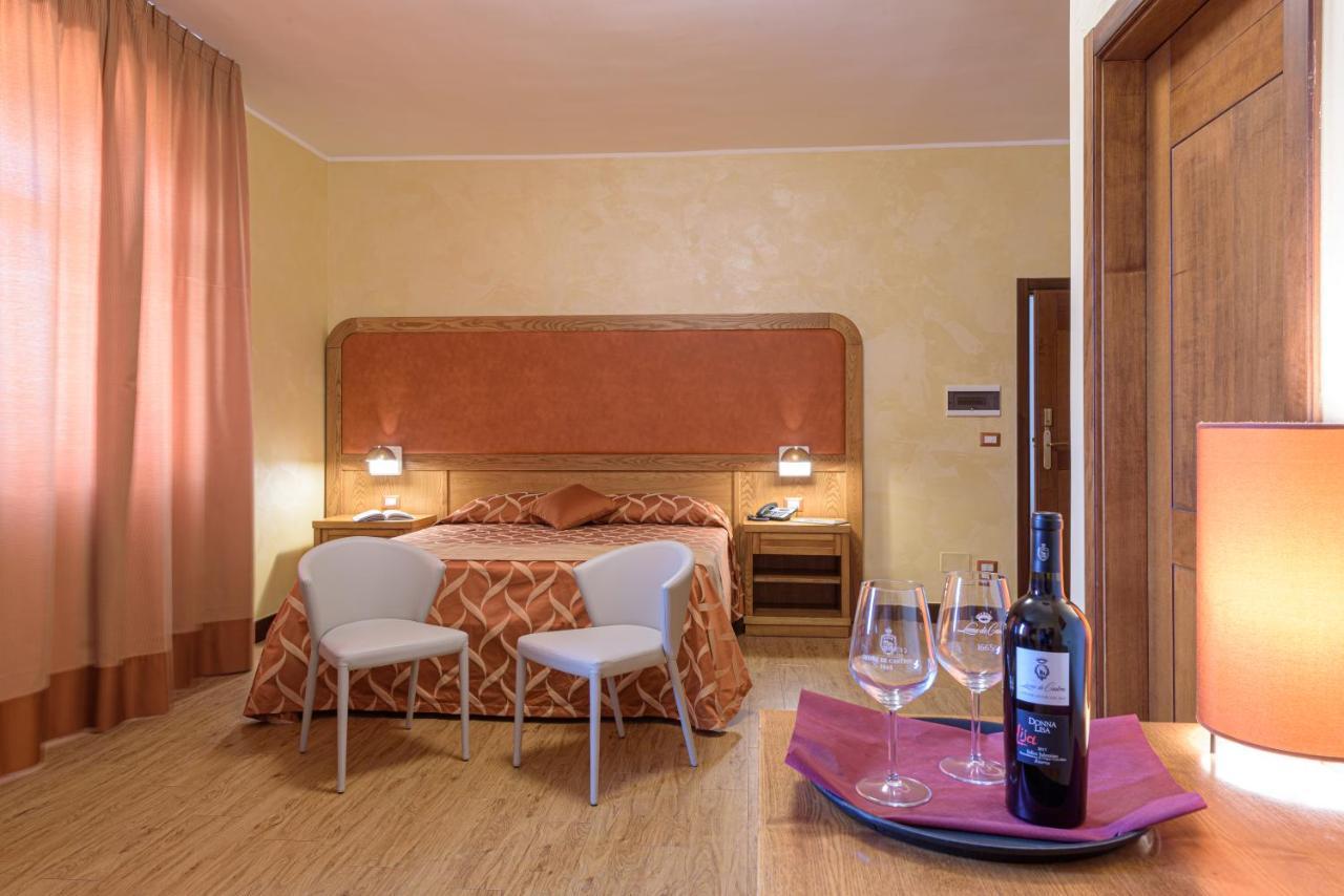 Leone De Castris Wine Hotel Salice Salentino Esterno foto